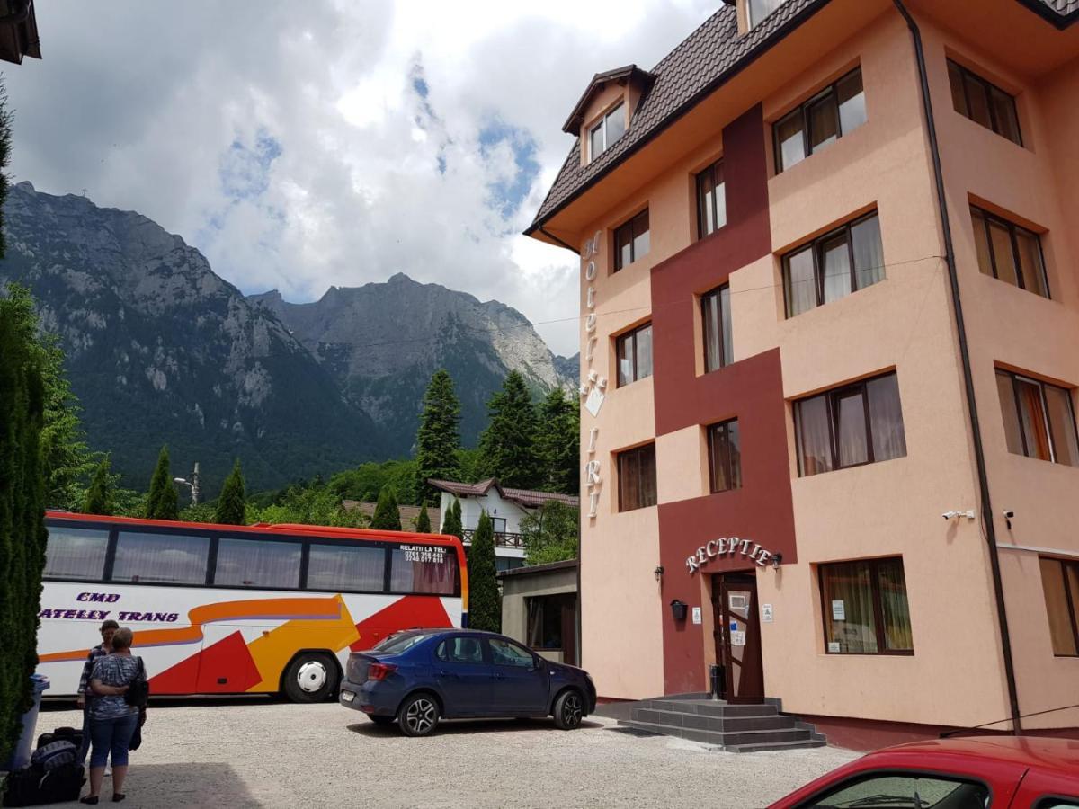 Hotel Iri Буштені Екстер'єр фото