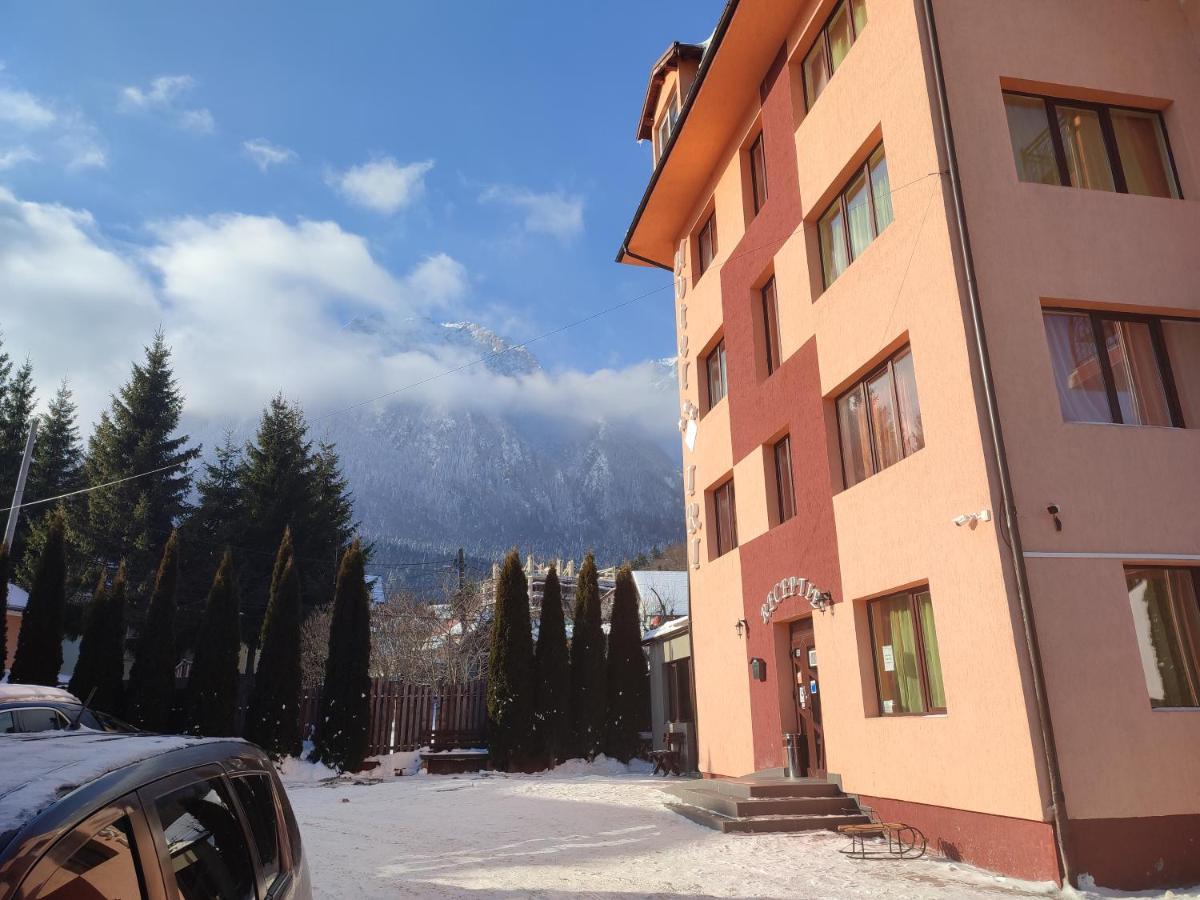 Hotel Iri Буштені Екстер'єр фото