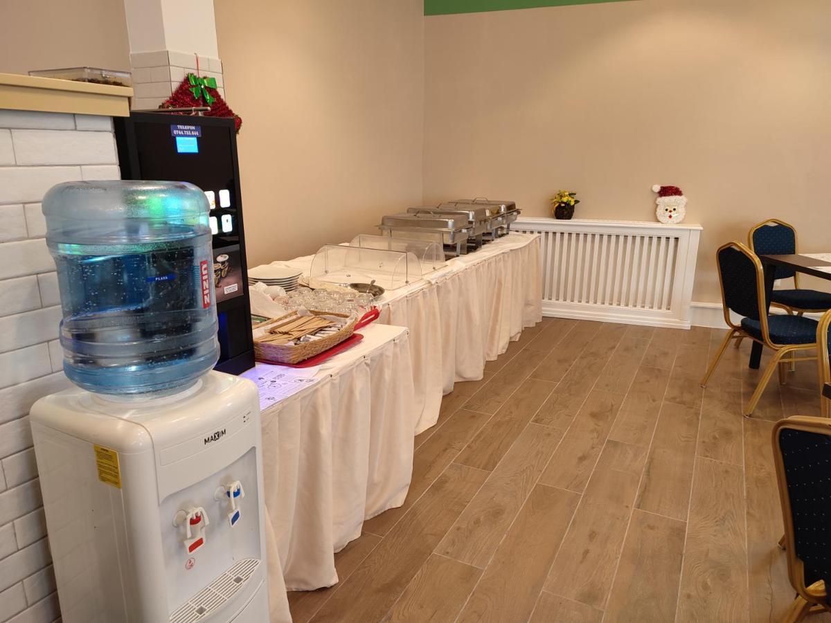 Hotel Iri Буштені Екстер'єр фото