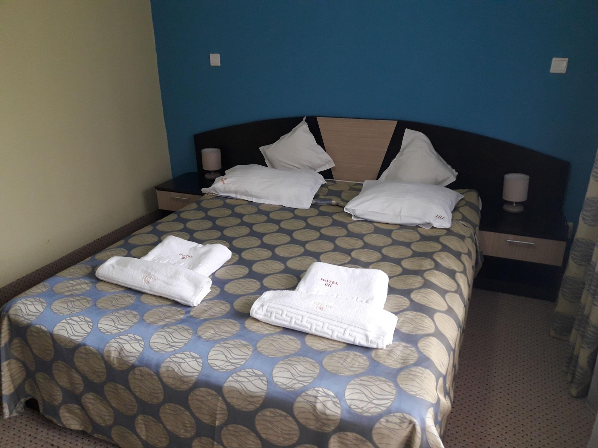 Hotel Iri Буштені Екстер'єр фото